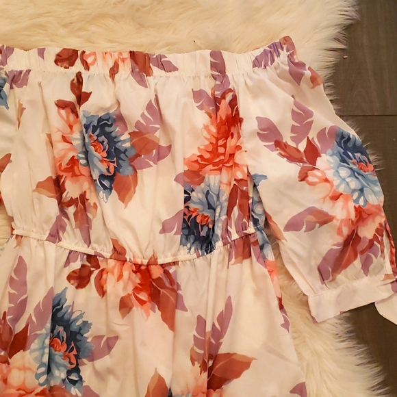 SOLD Dress - Picture 2 of 2